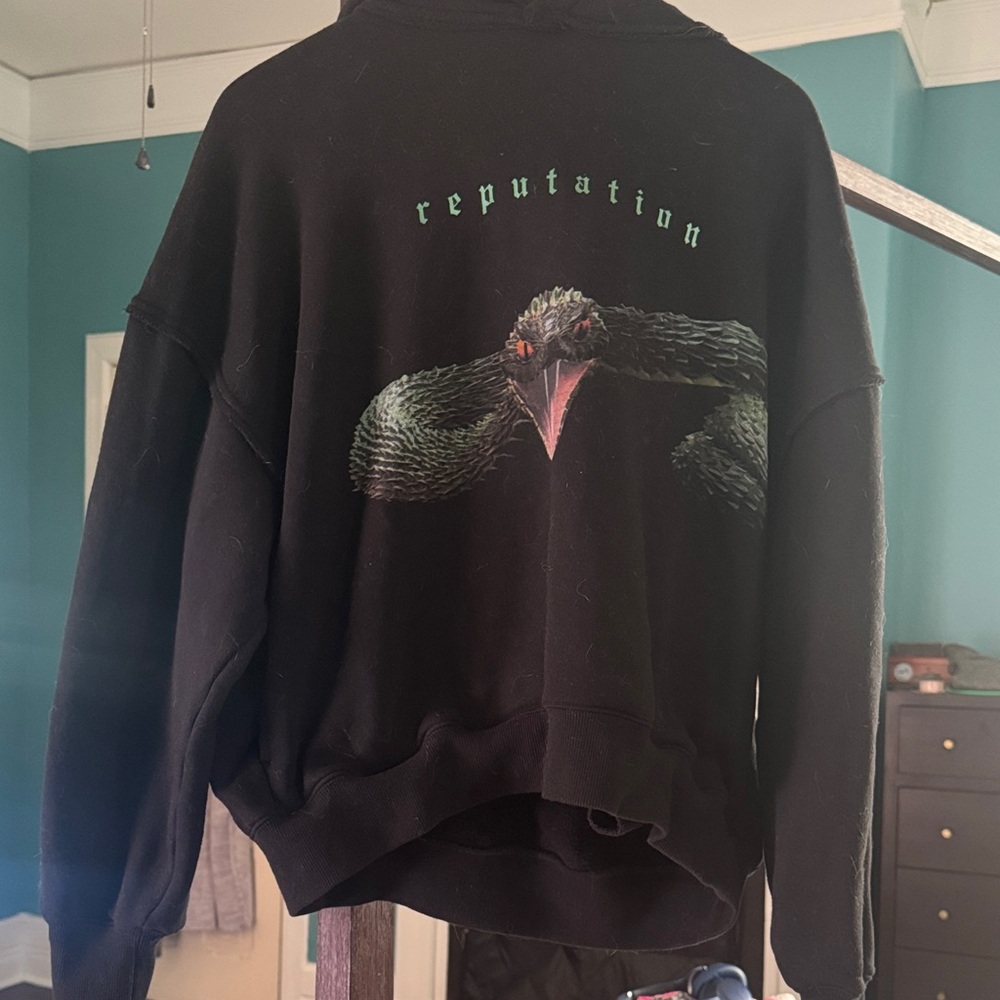 Taylor Swift ‘Reputation’ Snake Hoodie (Fall 2025), Size Medium
